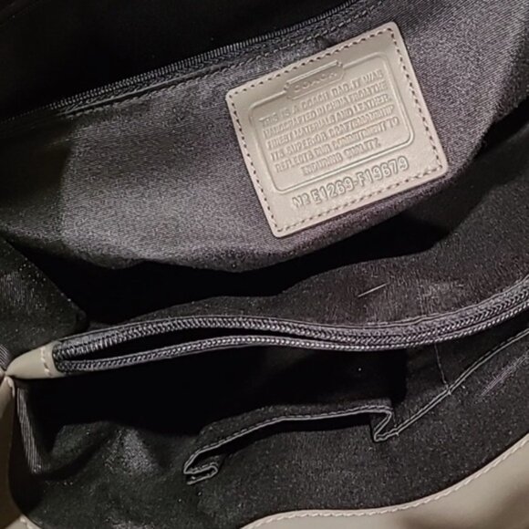 Coach (2012) Snake Embossed Leather Shoulder Bag w/Hang Tag (EUC) - Picture 8 of 9